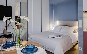 Velalux Apartment